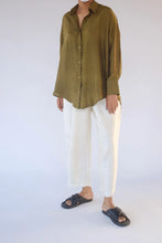 Load image into Gallery viewer, Mason and Mill Karen long sleeved classic shirt, mulberry silk in Moss green.