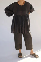 Load image into Gallery viewer, Mason and Mill one size Peggie top in charcoal mulberry silk.