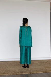 Mason and Mill mulberry silk Thelma pants in emerald green.