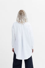 Load image into Gallery viewer, Elk the Label Yenna white linen classic long sleeve shirt.