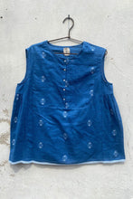 Load image into Gallery viewer, Dve Collection indigo jamdani cotton sleeveless kamakshi blouse.